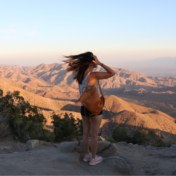 Meet your posher, Sandy! - Picture 3 of 10